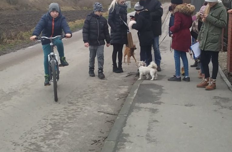 Sentymentalny spacer w Pogorzałej Wsi