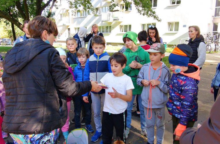 Sąsiedzki turniej gier i zabaw podwórkowych na Piaskach