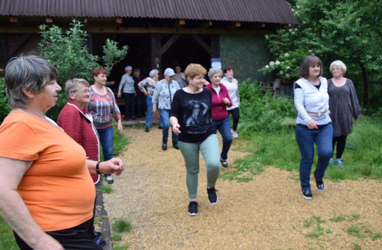 Dzika Kuchnia i seniorzy na pikniku Masz Głos