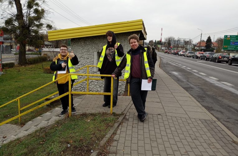 Lepiej chodzić na piechotę niż jeździć komunikacją publiczną?